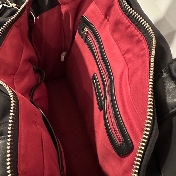 Adrienne Vittadini Puffy Weekender Duffle - Picture 3 of 4